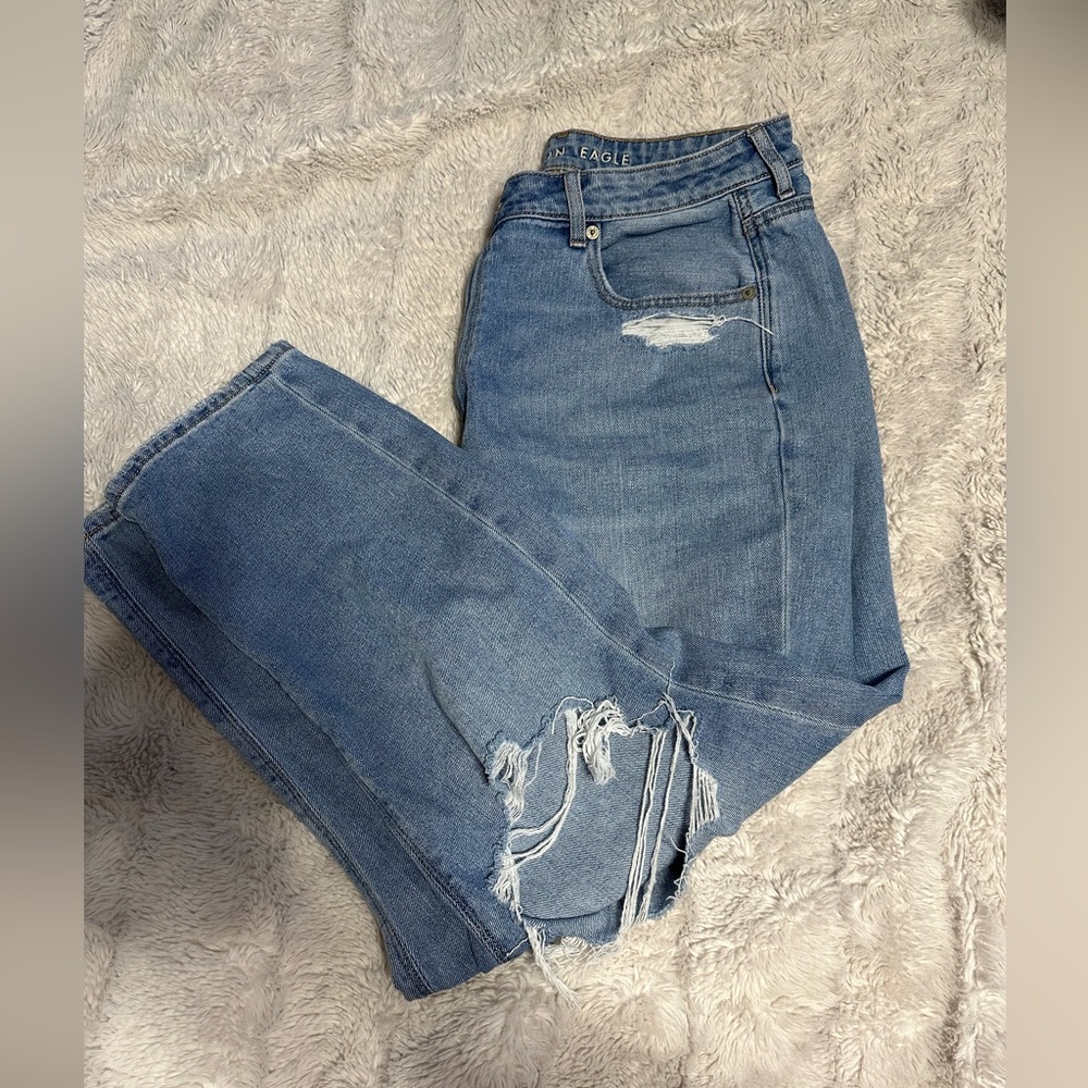 AMERICAN EAGLE DISTRESSED MOM JEAN size 16